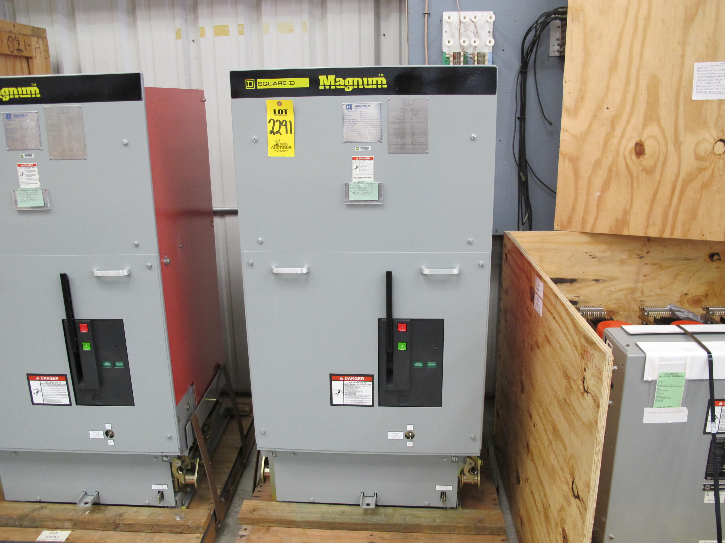 BREAKER, CIRCUIT TYPE, POWER KIND, 3000 AMP RATING, 4160 VOLT RATING, 3 POLE. REPLACEMENT ROLL-IN UNITS FOR ABB 5HK350-3000. PART # 5ISB3-350-30000SR (W-44) LOADING & HANDLING FEE $15-